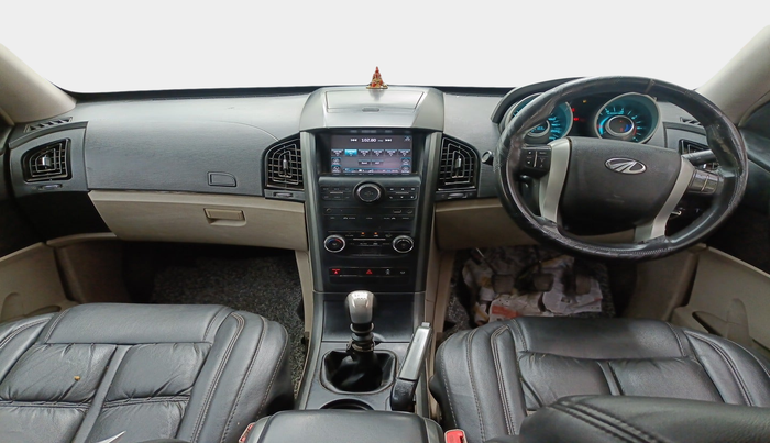 2017 Mahindra XUV500 W6, Diesel, Manual, 1,33,103 km, interior