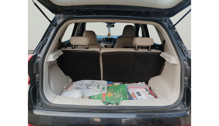 2022 Mahindra XUV300 W8 1.5 DIESEL, Diesel, Manual, 82,875 km, exterior