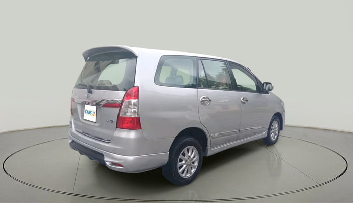 2014 Toyota Innova 2.5 VX 8 STR, Diesel, Manual, 1,49,111 km, exterior