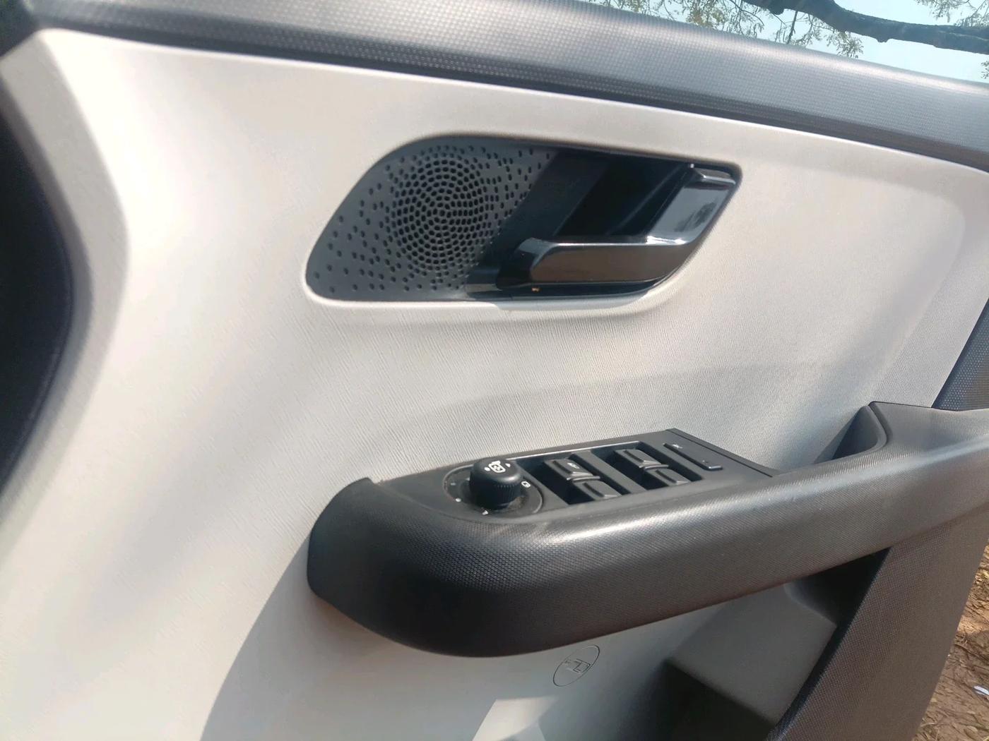 2022 Tata ALTROZ XT PETROL, Petrol, Manual, 31,269 km, interior