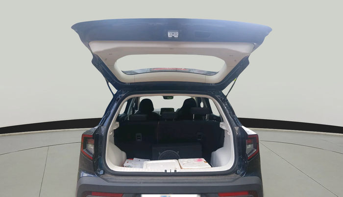 2024 Mahindra XUV 3XO AX5L 1.2 TGDi AT, Petrol, Automatic, 26,770 km, exterior
