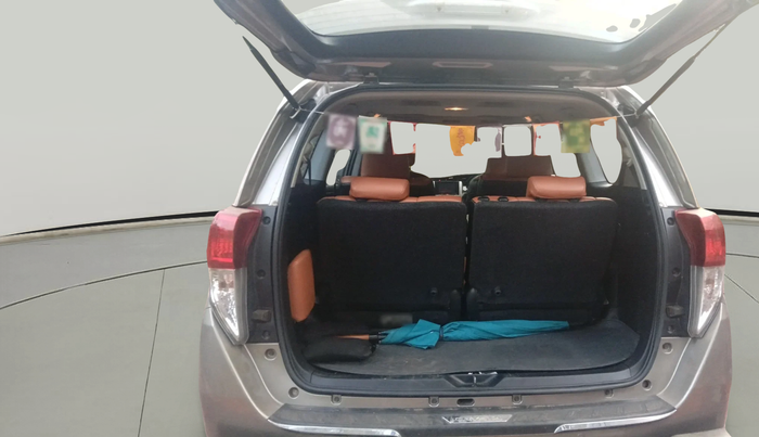 2017 Toyota Innova Crysta 2.4 VX 7 STR, Diesel, Manual, 1,02,298 km, exterior