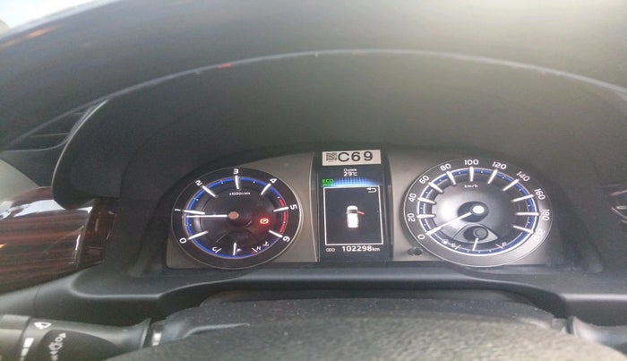 2017 Toyota Innova Crysta 2.4 VX 7 STR, Diesel, Manual, 1,02,298 km, interior