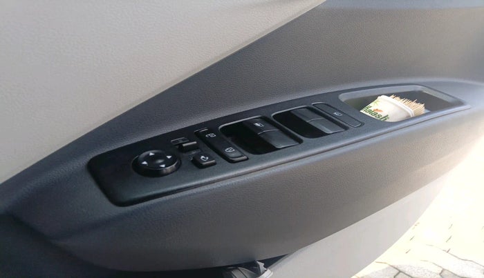 2022 Hyundai AURA SX PLUS 1.2 AMT, Petrol, Automatic, 53,101 km, interior