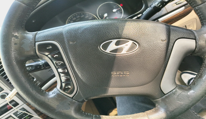 2013 Hyundai Santa Fe 2 WD, Diesel, Manual, 2,16,236 km, interior