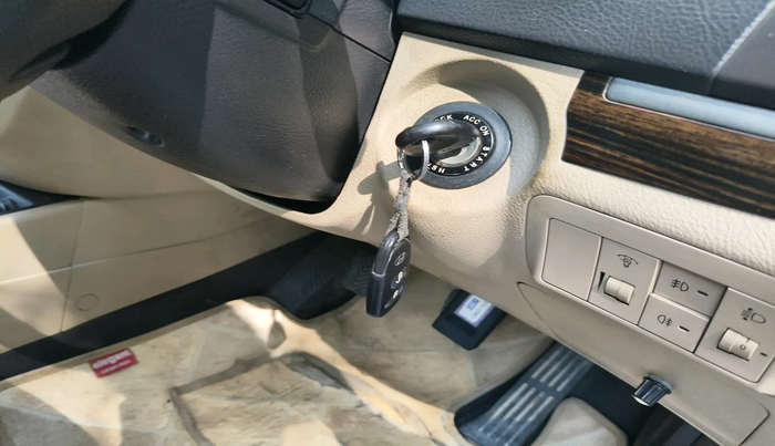 2013 Hyundai Santa Fe 2 WD, Diesel, Manual, 2,16,236 km, interior