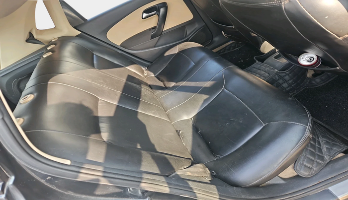 2014 Volkswagen Polo HIGHLINE1.5L, Diesel, Manual, 1,15,520 km, interior