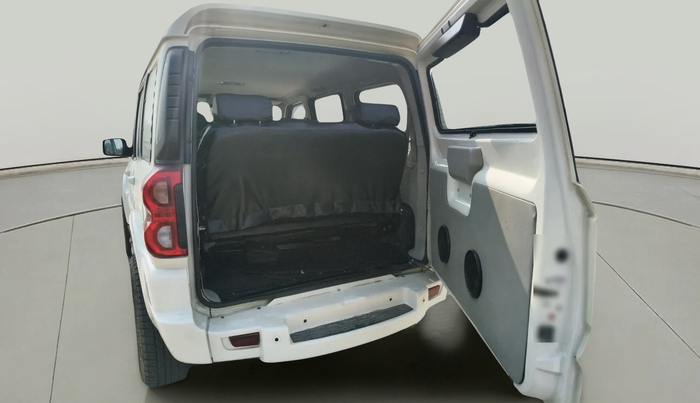 2016 Mahindra Scorpio S10 AT, Diesel, Automatic, 99,437 km, exterior