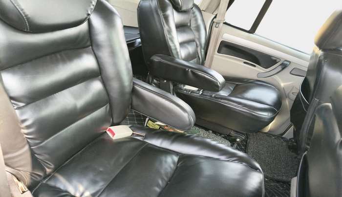 2016 Mahindra Scorpio S10 AT, Diesel, Automatic, 99,437 km, interior