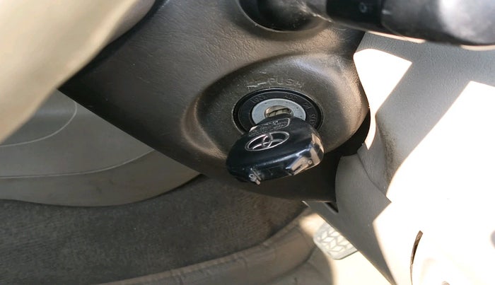 2012 Toyota Innova GX 2.5 7 STR, Diesel, Manual, 2,27,723 km, interior