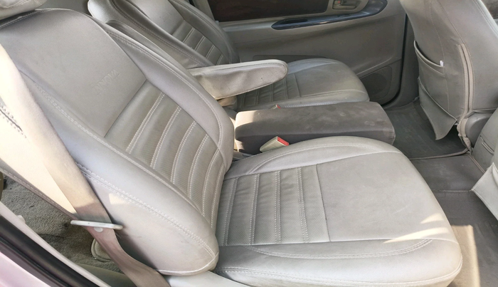 2012 Toyota Innova GX 2.5 7 STR, Diesel, Manual, 2,27,723 km, interior