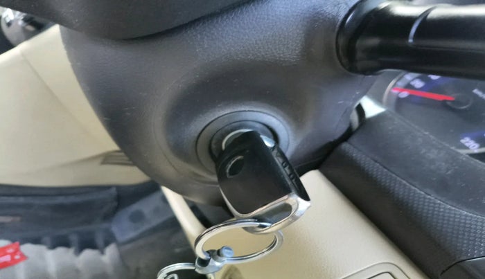 2014 Hyundai Verna FLUIDIC 1.6 CRDI SX, Diesel, Manual, 1,88,197 km, interior