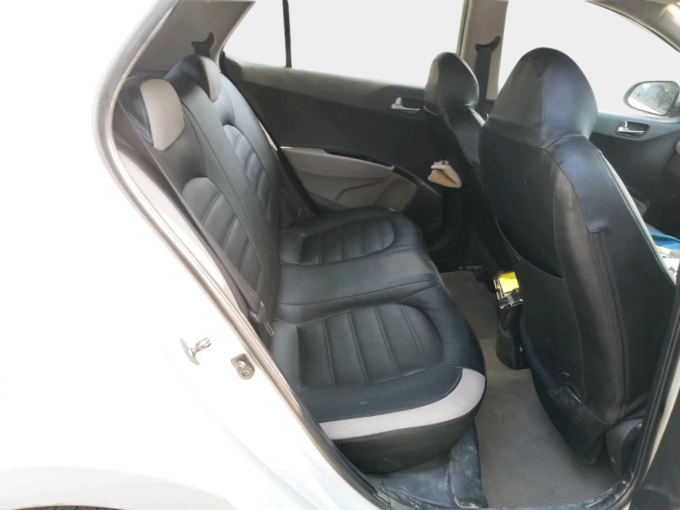 2013 Hyundai Grand i10 SPORTZ 1.1 CRDI, Diesel, Manual, 1,24,024 km, interior