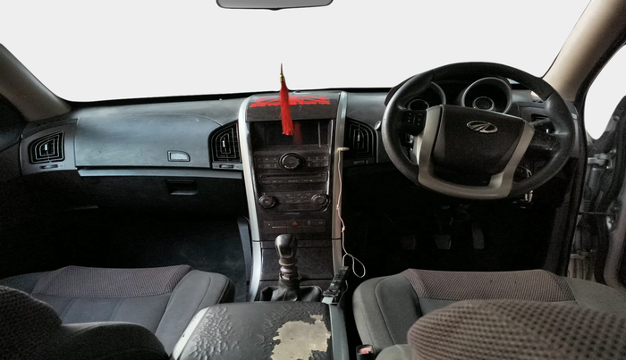 2014 Mahindra XUV500 W6, Diesel, Manual, 1,03,776 km, interior