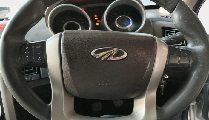2014 Mahindra XUV500 W6, Diesel, Manual, 1,03,776 km, interior