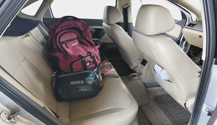 2016 Volkswagen Vento HIGHLINE DIESEL 1.5, Diesel, Manual, 1,12,585 km, interior