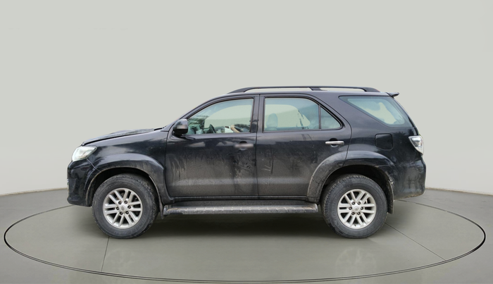 2013 Toyota Fortuner 3.0 4X2 AT, Diesel, Automatic, 92,132 km, exterior