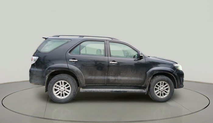 2013 Toyota Fortuner 3.0 4X2 AT, Diesel, Automatic, 92,132 km, exterior