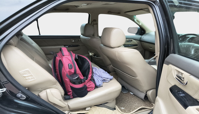2013 Toyota Fortuner 3.0 4X2 AT, Diesel, Automatic, 92,132 km, interior