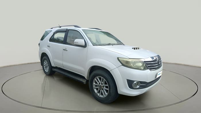 2013 Toyota Fortuner 3.0 4X2 MT, Diesel, Manual, 87,098 km, exterior