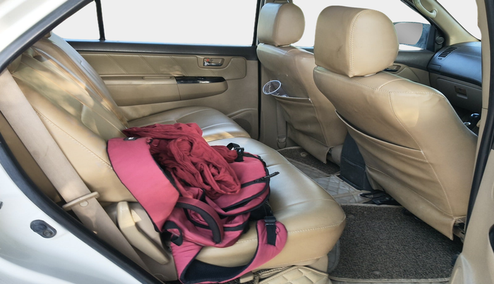 2012 Toyota Fortuner 3.0 4X2 AT, Diesel, Automatic, 1,80,000 km, interior