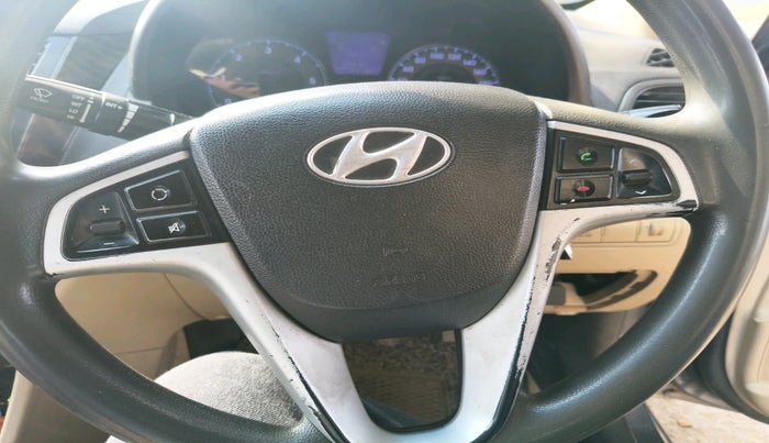 2011 Hyundai Verna FLUIDIC 1.6 CRDI SX, Diesel, Manual, 73,139 km, interior