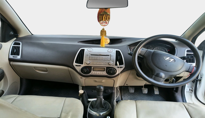 2011 Hyundai i20 MAGNA 1.2, Petrol, Manual, 32,885 km, interior