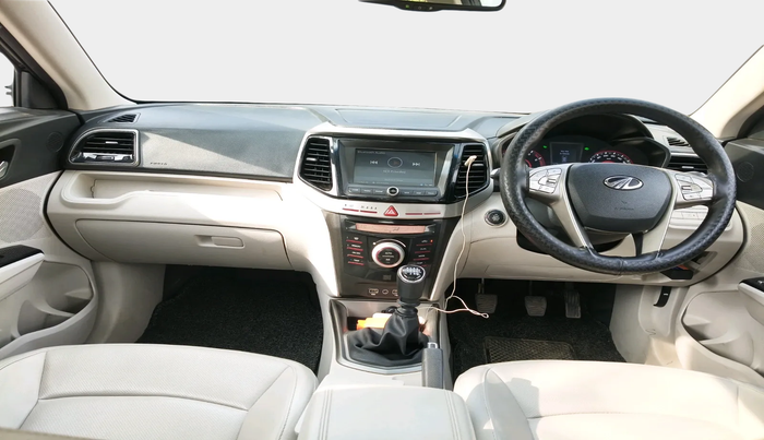 2021 Mahindra XUV300 W8 (O) 1.2 PETROL, Petrol, Manual, 41,711 km, interior