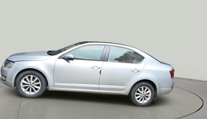 2015 Skoda Octavia AMBITION 2.0 TDI, Diesel, Manual, 85,830 km, exterior