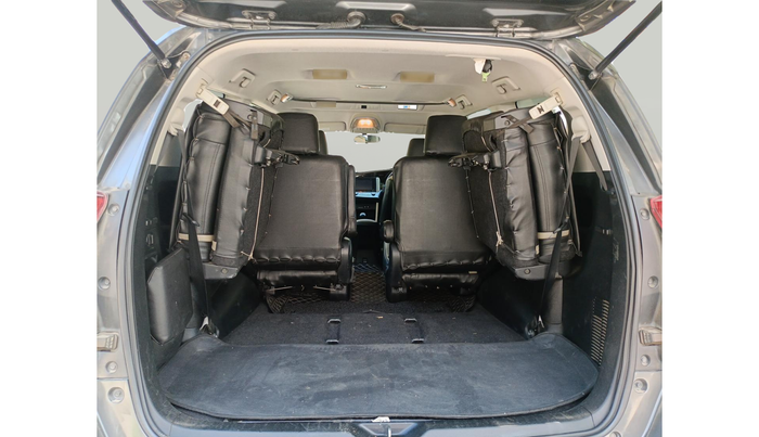 2017 Toyota Innova Crysta 2.4 VX 7 STR, Diesel, Manual, 1,35,664 km, exterior