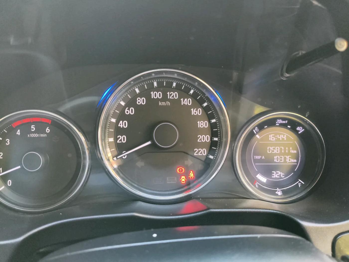 2019 Honda City 1.5L I-DTEC V, Diesel, Manual, 58,999 km, interior