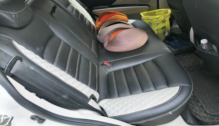 2021 Mahindra XUV300 W8 1.5 DIESEL, Diesel, Manual, 88,594 km, interior