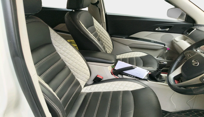 2021 Mahindra XUV300 W8 1.5 DIESEL, Diesel, Manual, 88,594 km, interior