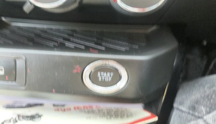 2022 Renault Kiger RXT MT, Petrol, Manual, 52,480 km, interior