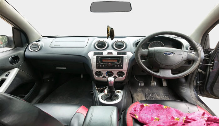 2013 Ford Figo TITANIUM 1.4 DIESEL, Diesel, Manual, 1,35,935 km, interior