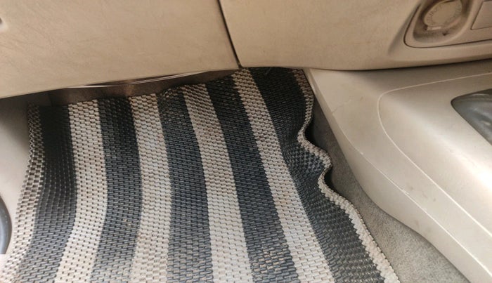 2014 Toyota Innova 2.5 G 7 STR, Diesel, Manual, 2,66,352 km, interior