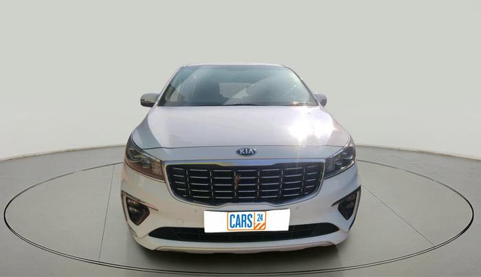 2020 KIA CARNIVAL LIMOUSINE 2.2 7 STR, Diesel, Automatic, 1,30,398 km, exterior