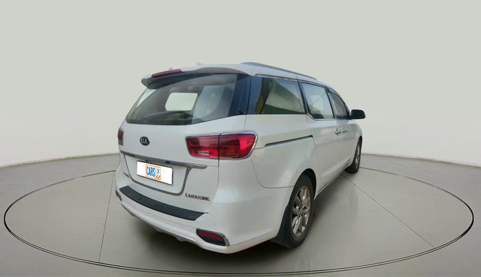 2020 KIA CARNIVAL LIMOUSINE 2.2 7 STR, Diesel, Automatic, 1,30,398 km, exterior