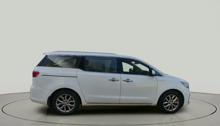 2020 KIA CARNIVAL LIMOUSINE 2.2 7 STR, Diesel, Automatic, 1,30,398 km, exterior