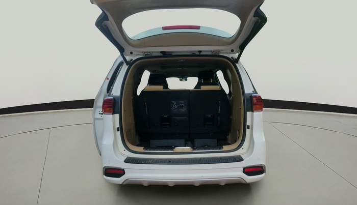 2020 KIA CARNIVAL LIMOUSINE 2.2 7 STR, Diesel, Automatic, 1,30,398 km, exterior