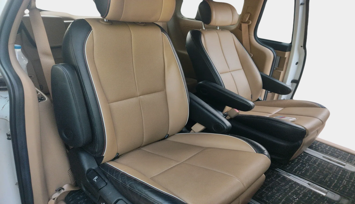 2020 KIA CARNIVAL LIMOUSINE 2.2 7 STR, Diesel, Automatic, 1,30,398 km, interior