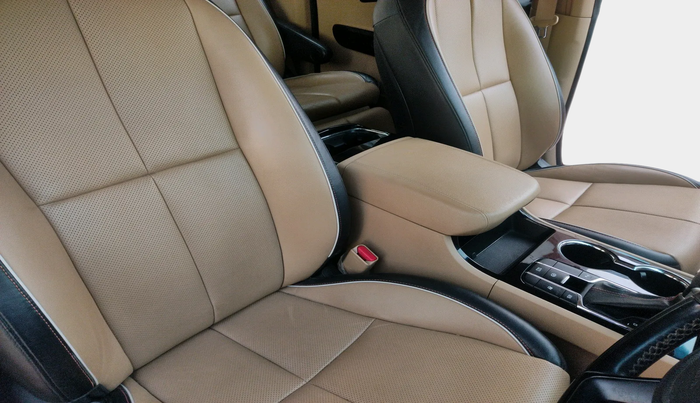 2020 KIA CARNIVAL LIMOUSINE 2.2 7 STR, Diesel, Automatic, 1,30,398 km, interior