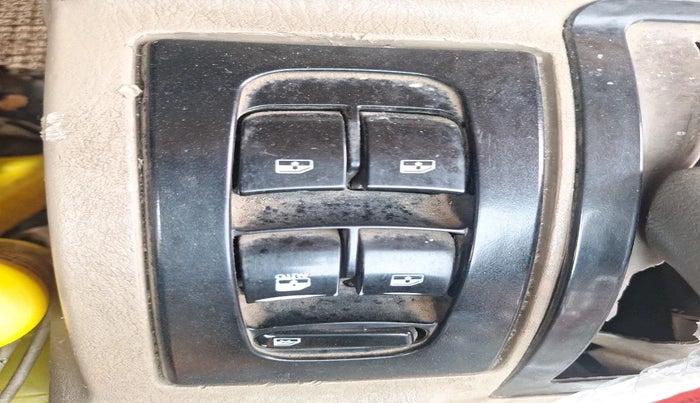 2011 Mahindra Scorpio VLX 2WD AIRBAG BS-III, Diesel, Manual, 1,38,383 km, interior