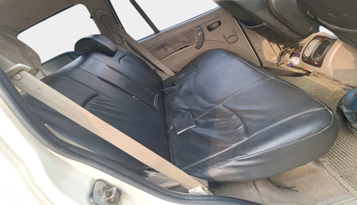 2011 Mahindra Scorpio VLX 2WD AIRBAG BS-III, Diesel, Manual, 1,38,383 km, interior