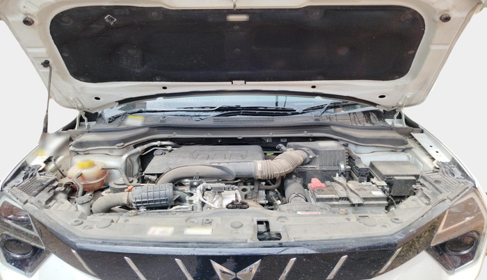 2024 Mahindra XUV 3XO AX5L 1.2 TGDi AT, Petrol, Automatic, 12,649 km, exterior