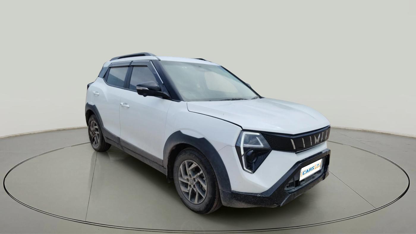 2024 Mahindra XUV 3XO AX5L 1.2 TGDi AT, Petrol, Automatic, 12,649 km, exterior
