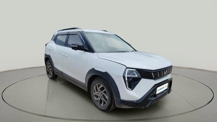 2024 Mahindra XUV 3XO AX5L 1.2 TGDi AT, Petrol, Automatic, 12,649 km, exterior