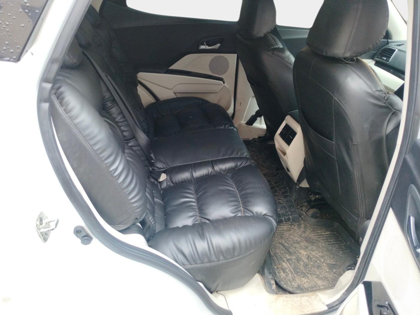 2024 Mahindra XUV 3XO AX5L 1.2 TGDi AT, Petrol, Automatic, 12,649 km, interior