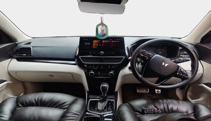 2024 Mahindra XUV 3XO AX5L 1.2 TGDi AT, Petrol, Automatic, 12,649 km, interior