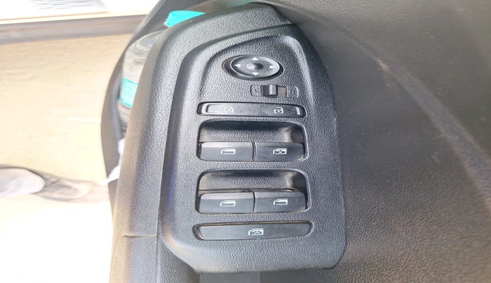 2021 Hyundai VENUE S 1.2, Petrol, Manual, 26,063 km, interior